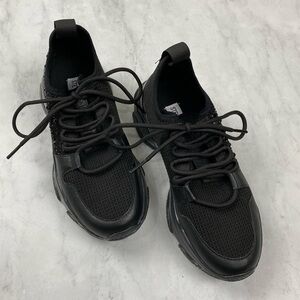 Steve Madden: Zaddy Chunky Lace Up‎ Tennis Shoes Sneakers Black Size 6.5 (NWOT)